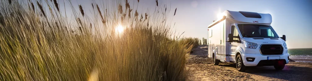 Wohnmobil von LMC am Strand